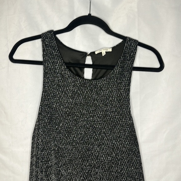 ONE STORY METALLIC A LINE DRESS (L) - Picture 3 of 7